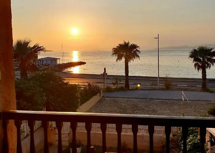 Апартаменты Les Pieds Dans L'eau *